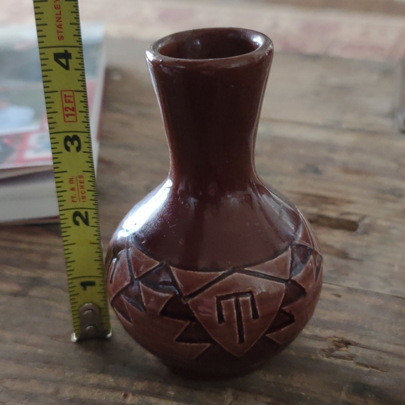 Handmade Indian Pottery Vase - Picture 4 of 6